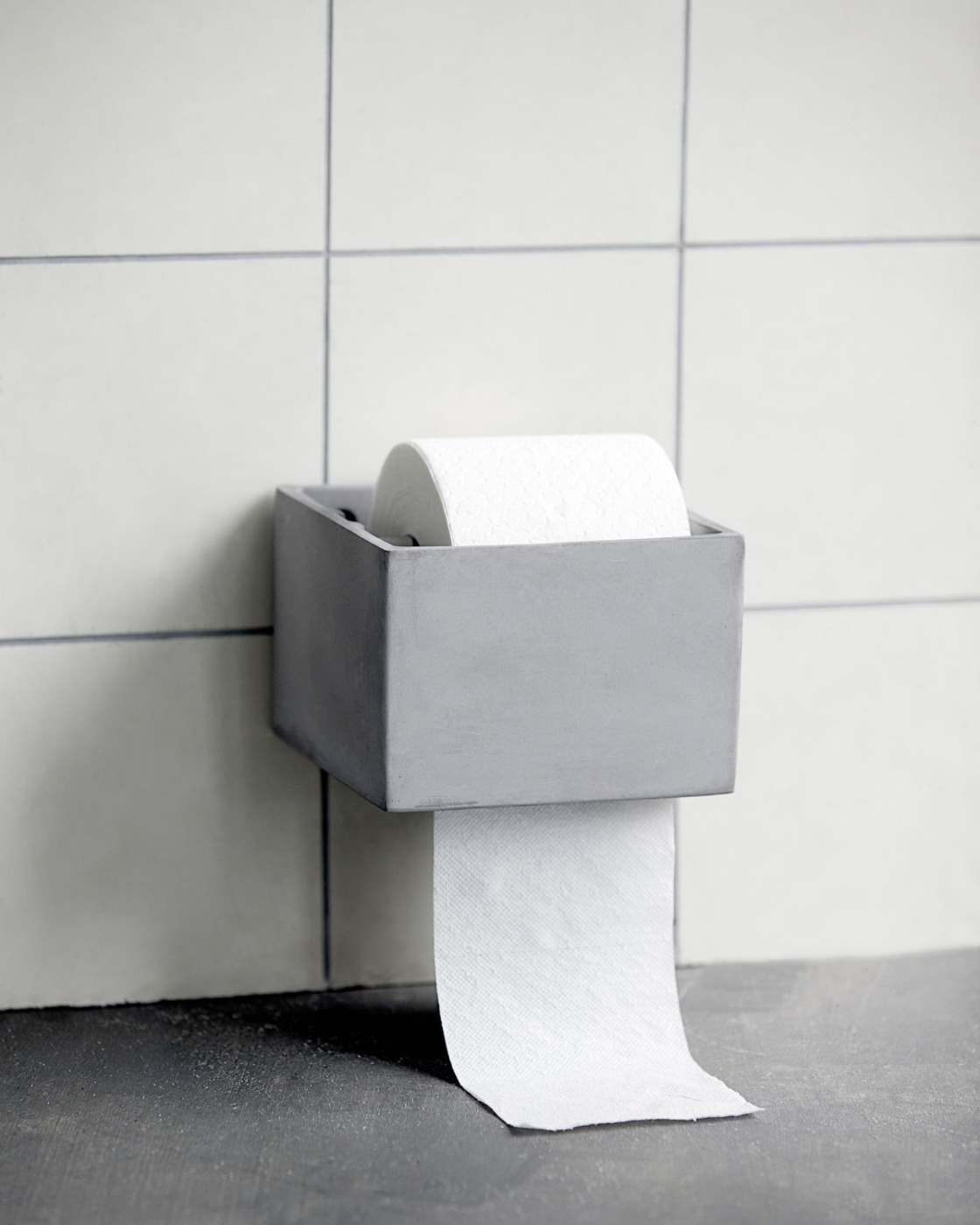 Cement tualetes papīra turētājs