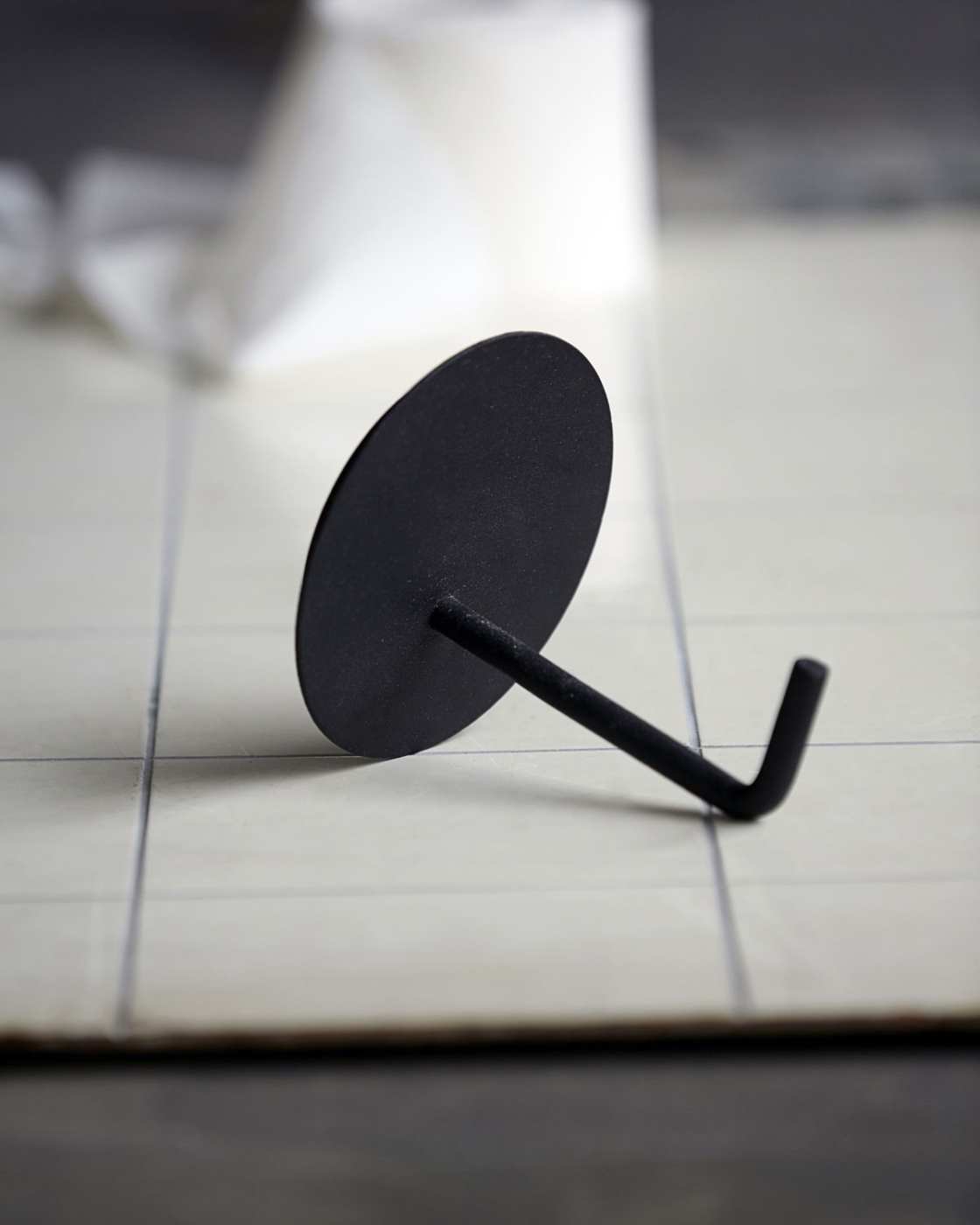 Toilet paper holder, Text